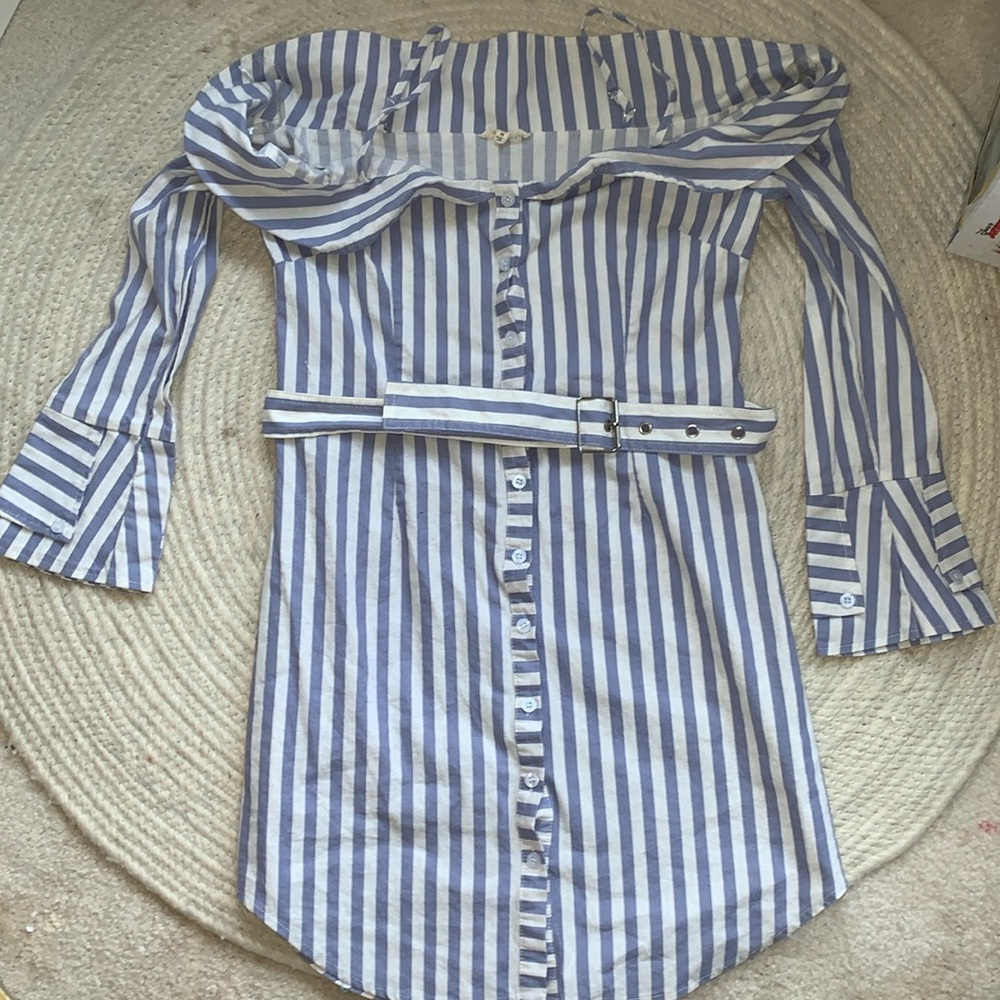 Main strip dress